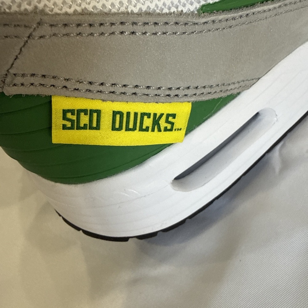 New Nike Air Max Verse Oregon Ducks New With Box Sz Men's 7/Women's 8.5 - Picture 11 of 17